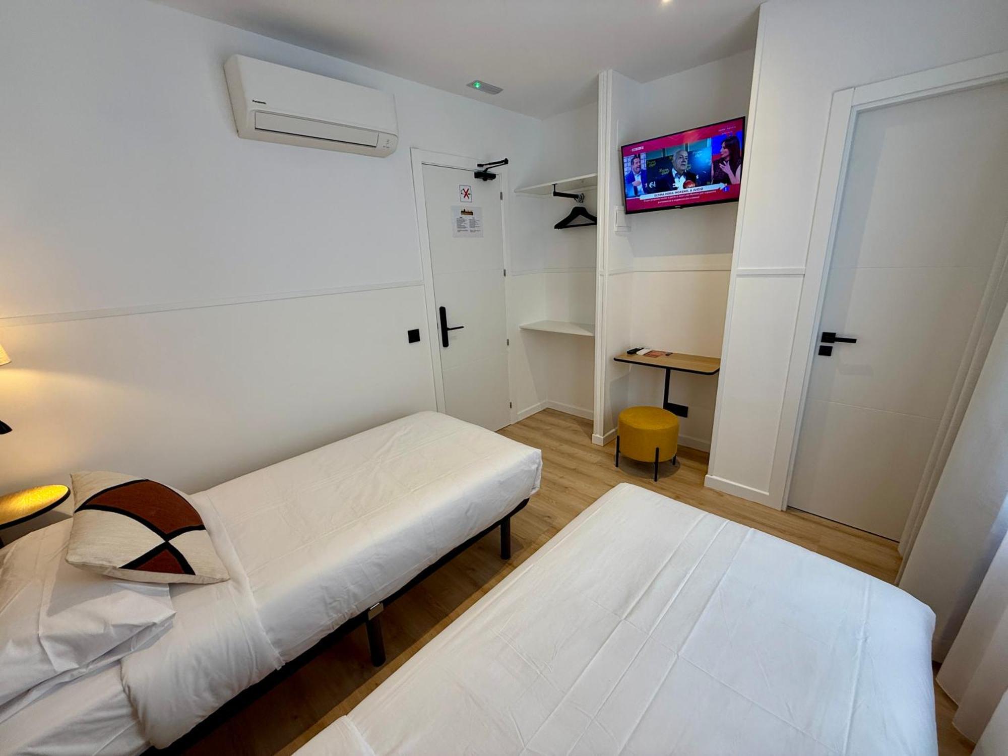 Habitación Doble con baño - 2 camas